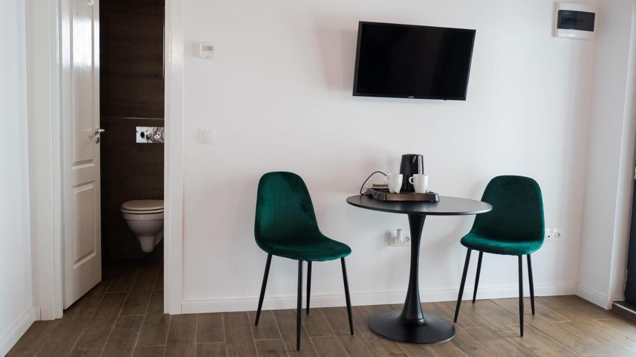 Villa Wild Rooms Jiet Eksteriør bilde