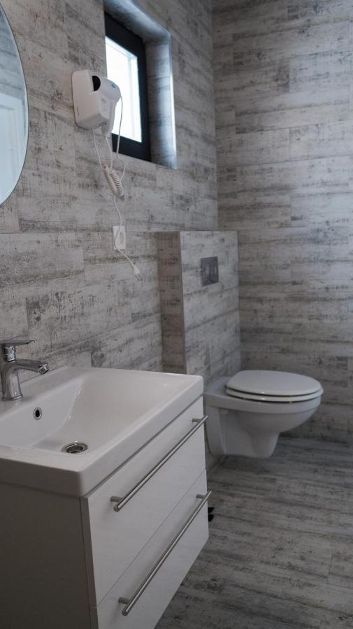 Villa Wild Rooms Jiet Eksteriør bilde